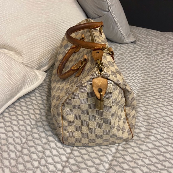 Louis Vuitton speedy 30. Authentic. Gently used. - Picture 7 of 8